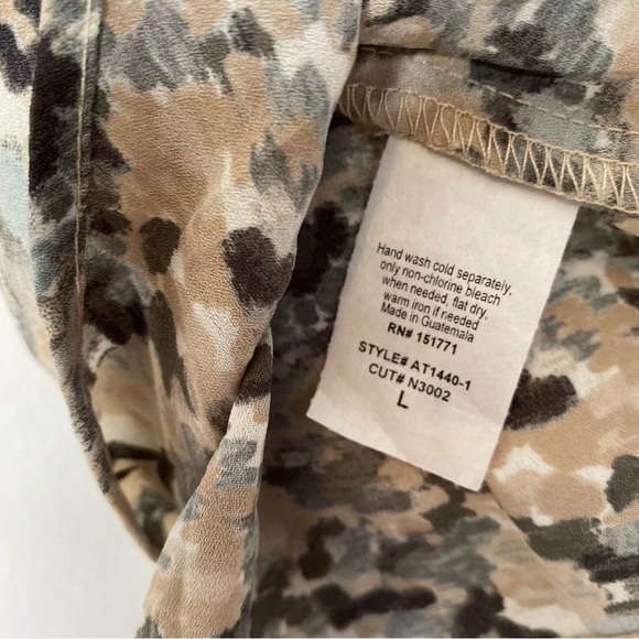 GILLI Blue Watercolour Flowy Top NWT - Picture 7 of 8